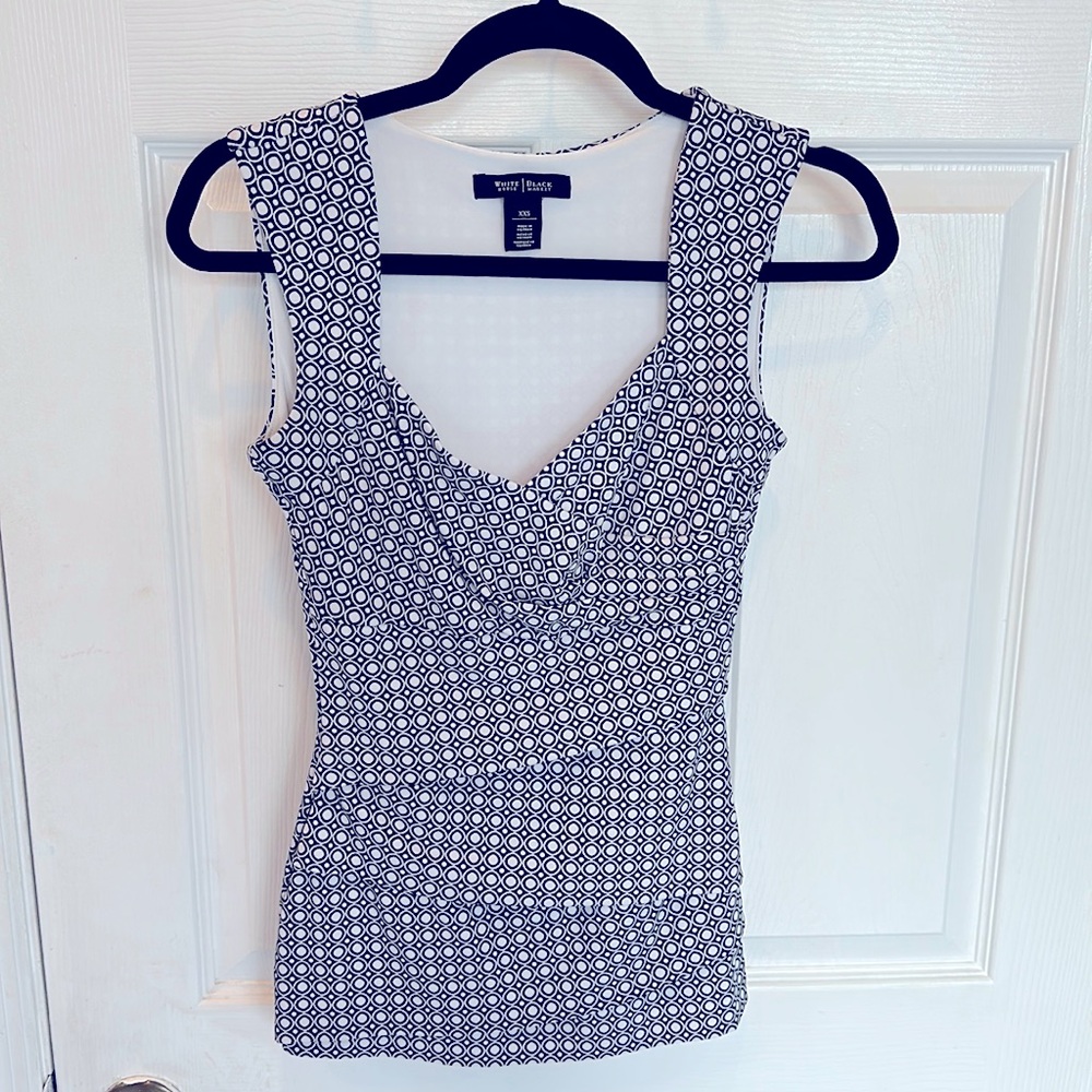 White House Black Market sleeveless top. Size XXS